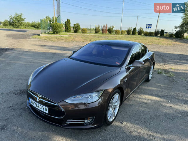Коричневый Тесла Модель С, объемом двигателя 0 л и пробегом 132 тыс. км за 14500 $, фото 3 на Automoto.ua