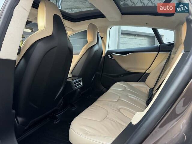 Коричневий Тесла Модель С, об'ємом двигуна 0 л та пробігом 260 тис. км за 12990 $, фото 45 на Automoto.ua