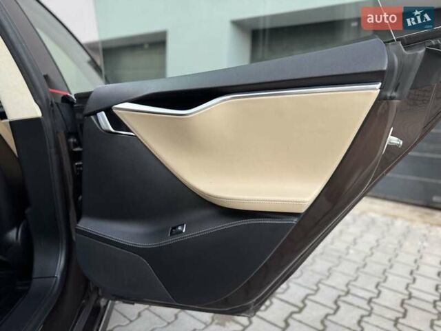 Коричневий Тесла Модель С, об'ємом двигуна 0 л та пробігом 260 тис. км за 12990 $, фото 39 на Automoto.ua