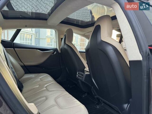 Коричневий Тесла Модель С, об'ємом двигуна 0 л та пробігом 260 тис. км за 12990 $, фото 40 на Automoto.ua