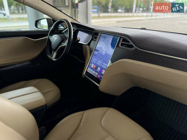 Коричневий Тесла Модель С, об'ємом двигуна 0 л та пробігом 85 тис. км за 14299 $, фото 12 на Automoto.ua