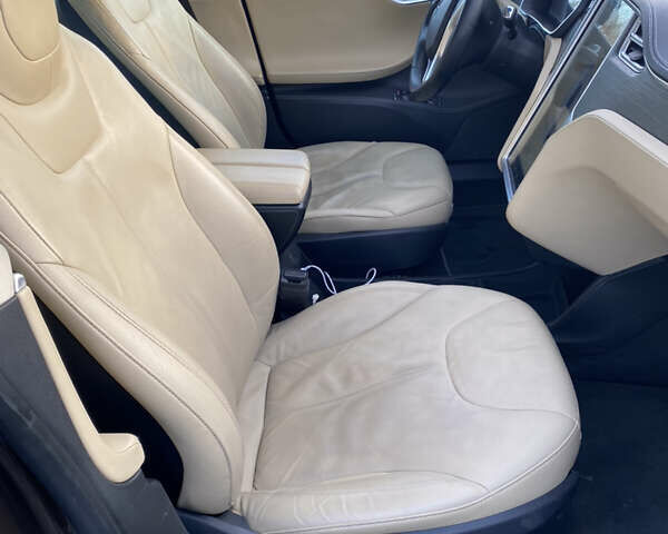 Коричневий Тесла Модель С, об'ємом двигуна 0 л та пробігом 242 тис. км за 14500 $, фото 22 на Automoto.ua