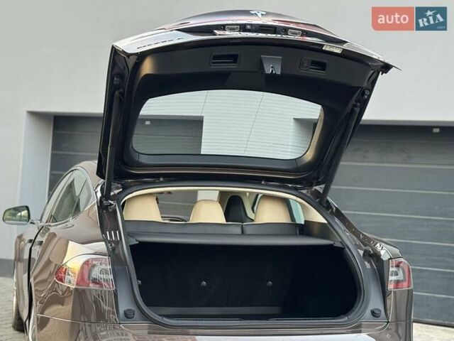 Коричневий Тесла Модель С, об'ємом двигуна 0 л та пробігом 260 тис. км за 12990 $, фото 42 на Automoto.ua