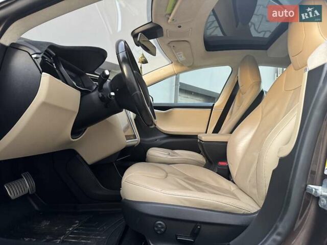 Коричневий Тесла Модель С, об'ємом двигуна 0 л та пробігом 260 тис. км за 12990 $, фото 51 на Automoto.ua