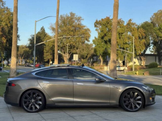 Тесла Модель С 2015 в Киеве на Automoto.ua Коричневый Тесла Модель С, объемом двигателя 0 л и пробегом 80 тыс. км за 5500 $, фото 5 на Automoto.ua