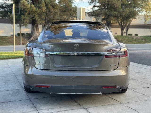 Тесла Модель С 2015 в Киеве на Automoto.ua Коричневый Тесла Модель С, объемом двигателя 0 л и пробегом 80 тыс. км за 5500 $, фото 4 на Automoto.ua