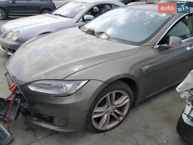 Коричневий Тесла Модель С, об'ємом двигуна 0 л та пробігом 159 тис. км за 9915 $, фото 16 на Automoto.ua