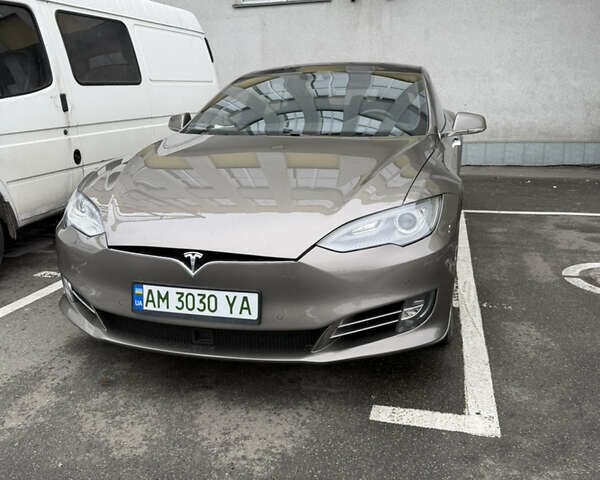 Коричневий Тесла Модель С, об'ємом двигуна 0 л та пробігом 136 тис. км за 18000 $, фото 2 на Automoto.ua