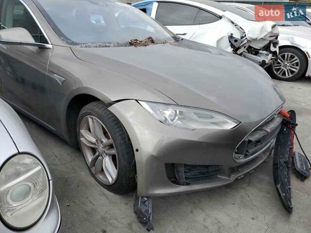 Коричневий Тесла Модель С, об'ємом двигуна 0 л та пробігом 159 тис. км за 9915 $, фото 26 на Automoto.ua