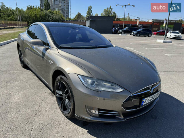 Тесла Модель С 2016 в Харькове на Automoto.ua Коричневый Тесла Модель С, объемом двигателя 0 л и пробегом 205 тыс. км за 16500 $, фото 5 на Automoto.ua