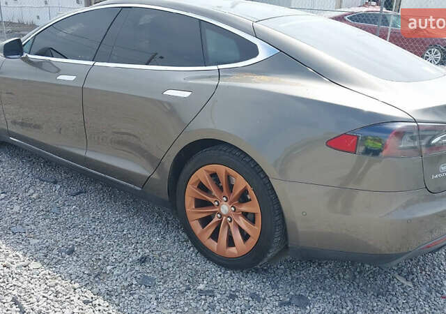 Коричневый Тесла Модель С, объемом двигателя 0 л и пробегом 199 тыс. км за 9999 $, фото 2 на Automoto.ua