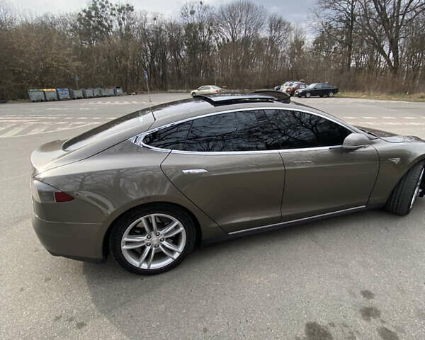 Тесла Модель С 2016 в Полтаве на Automoto.ua Коричневый Тесла Модель С, объемом двигателя 0 л и пробегом 143 тыс. км за 15800 $, фото 4 на Automoto.ua