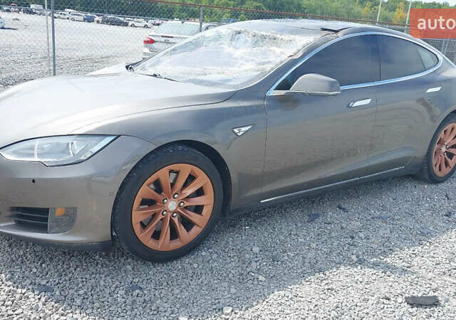 Коричневый Тесла Модель С, объемом двигателя 0 л и пробегом 199 тыс. км за 9999 $, фото 1 на Automoto.ua