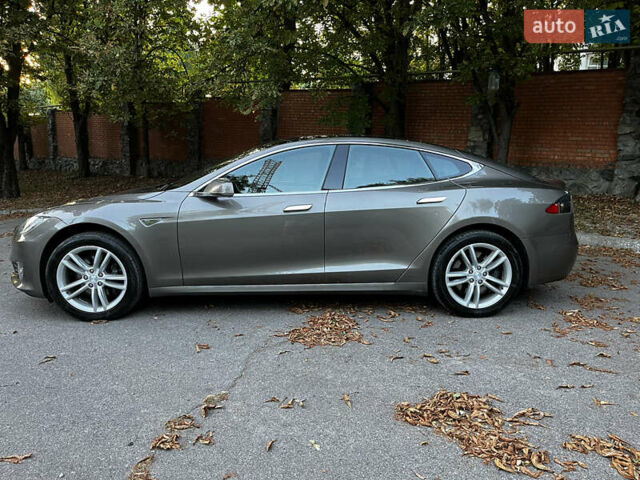 Коричневий Тесла Модель С, об'ємом двигуна 0 л та пробігом 121 тис. км за 21500 $, фото 6 на Automoto.ua