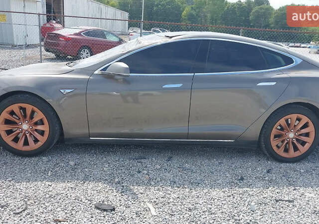 Коричневый Тесла Модель С, объемом двигателя 0 л и пробегом 199 тыс. км за 9999 $, фото 5 на Automoto.ua