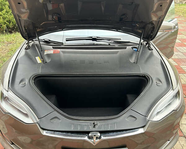Коричневый Тесла Модель С, объемом двигателя 0 л и пробегом 112 тыс. км за 21500 $, фото 3 на Automoto.ua