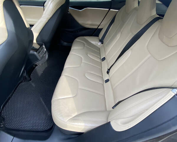 Тесла Модель С 2016 в Полтаве на Automoto.ua Коричневый Тесла Модель С, объемом двигателя 0 л и пробегом 143 тыс. км за 15800 $, фото 11 на Automoto.ua