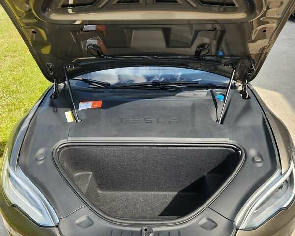 Коричневый Тесла Модель С, объемом двигателя 0 л и пробегом 98 тыс. км за 21500 $, фото 9 на Automoto.ua