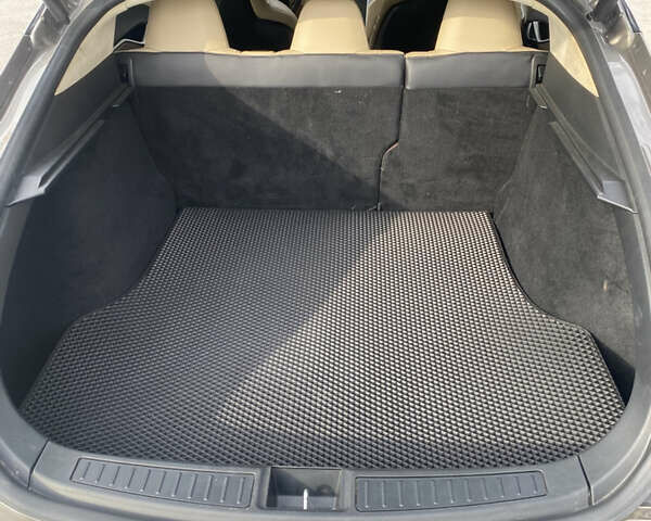 Тесла Модель С 2016 в Полтаве на Automoto.ua Коричневый Тесла Модель С, объемом двигателя 0 л и пробегом 143 тыс. км за 15800 $, фото 7 на Automoto.ua