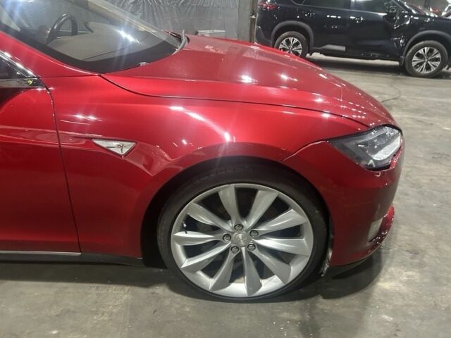 Красный Тесла Модель С, объемом двигателя 0 л и пробегом 160 тыс. км за 8800 $, фото 5 на Automoto.ua