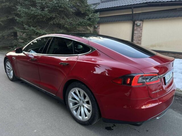 Красный Тесла Модель С, объемом двигателя 0 л и пробегом 169 тыс. км за 13900 $, фото 6 на Automoto.ua