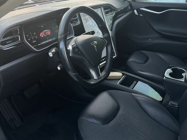 Красный Тесла Модель С, объемом двигателя 0 л и пробегом 169 тыс. км за 13900 $, фото 9 на Automoto.ua