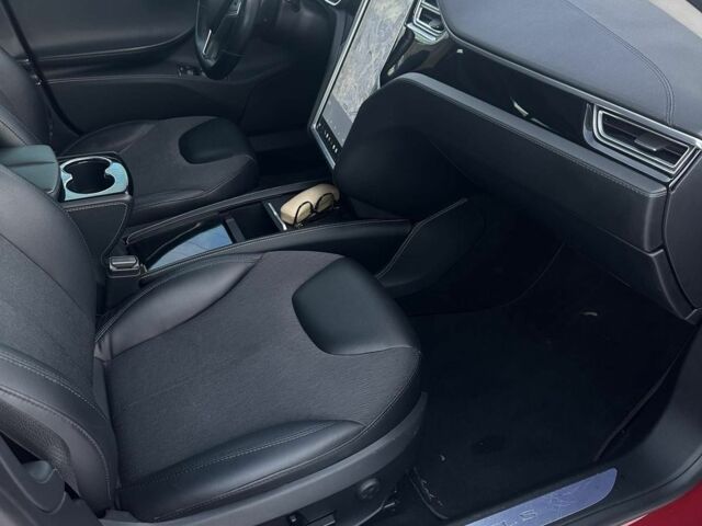 Красный Тесла Модель С, объемом двигателя 0 л и пробегом 169 тыс. км за 13900 $, фото 11 на Automoto.ua