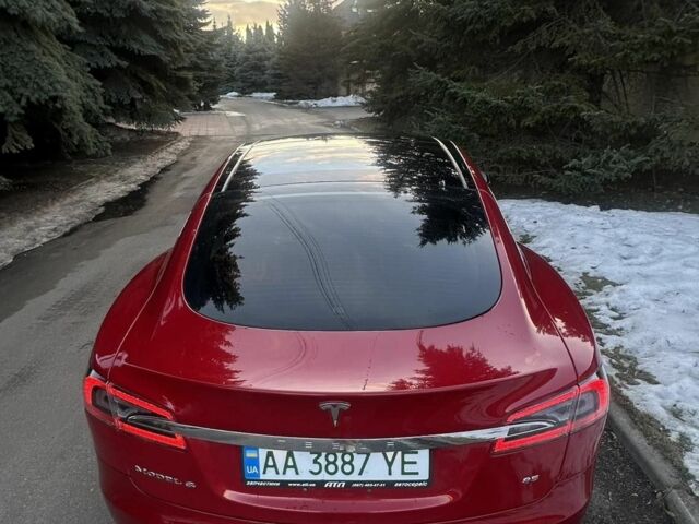 Красный Тесла Модель С, объемом двигателя 0 л и пробегом 169 тыс. км за 13900 $, фото 4 на Automoto.ua
