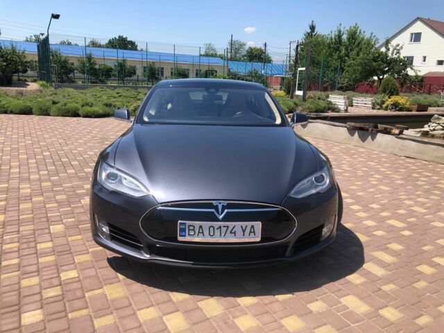 Червоний Тесла Модель С, об'ємом двигуна 0 л та пробігом 132 тис. км за 14999 $, фото 1 на Automoto.ua