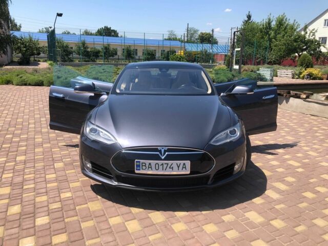 Червоний Тесла Модель С, об'ємом двигуна 0 л та пробігом 132 тис. км за 14999 $, фото 23 на Automoto.ua