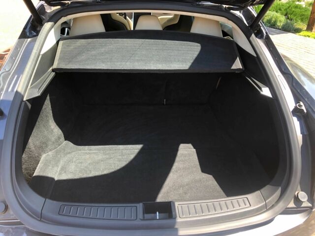 Червоний Тесла Модель С, об'ємом двигуна 0 л та пробігом 132 тис. км за 14999 $, фото 10 на Automoto.ua