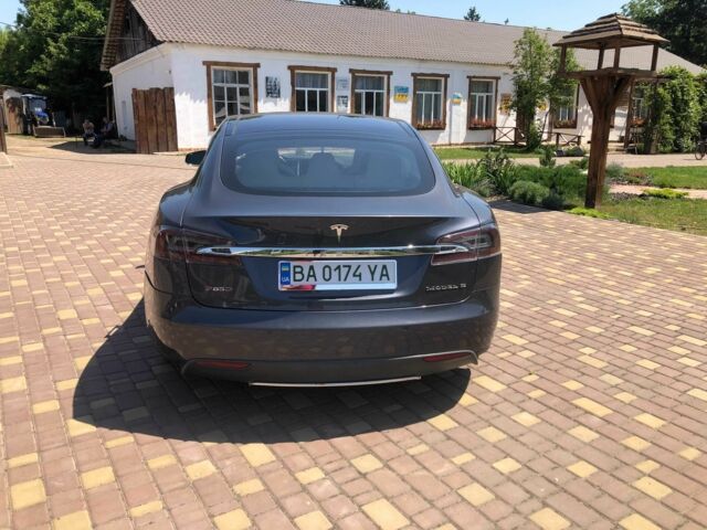 Червоний Тесла Модель С, об'ємом двигуна 0 л та пробігом 132 тис. км за 14999 $, фото 5 на Automoto.ua