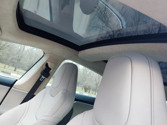 Красный Тесла Модель С, объемом двигателя 0 л и пробегом 191 тыс. км за 13000 $, фото 15 на Automoto.ua