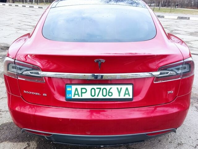 Красный Тесла Модель С, объемом двигателя 0 л и пробегом 191 тыс. км за 13000 $, фото 5 на Automoto.ua