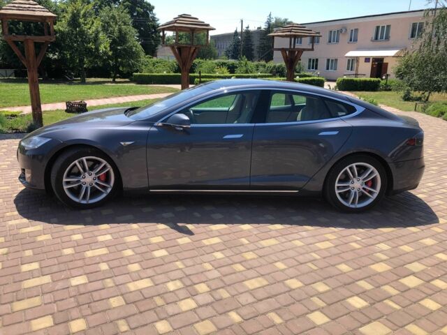 Червоний Тесла Модель С, об'ємом двигуна 0 л та пробігом 132 тис. км за 14999 $, фото 7 на Automoto.ua