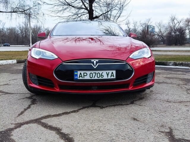 Красный Тесла Модель С, объемом двигателя 0 л и пробегом 191 тыс. км за 13000 $, фото 11 на Automoto.ua