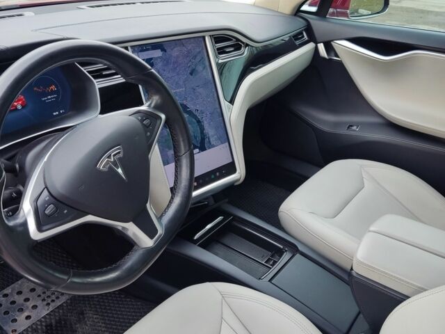 Красный Тесла Модель С, объемом двигателя 0 л и пробегом 191 тыс. км за 13000 $, фото 14 на Automoto.ua