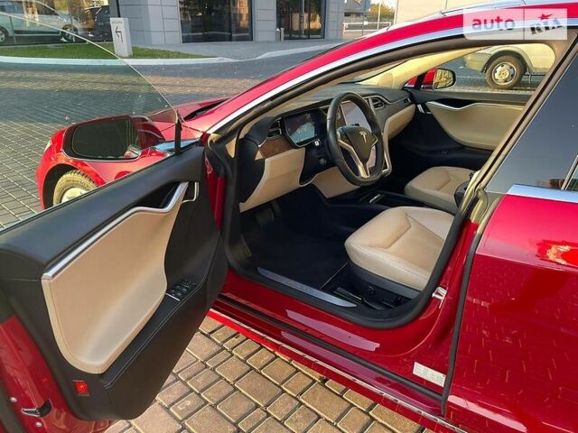 Червоний Тесла Модель С, об'ємом двигуна 0 л та пробігом 65 тис. км за 35700 $, фото 21 на Automoto.ua