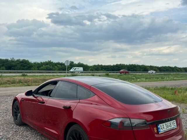 Красный Тесла Модель С, объемом двигателя 0 л и пробегом 153 тыс. км за 16515 $, фото 5 на Automoto.ua
