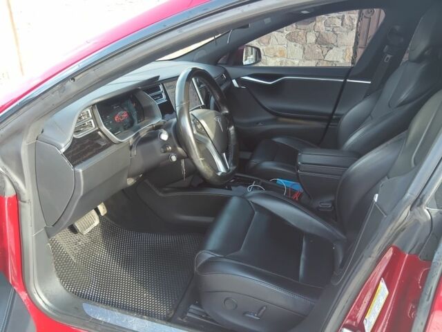 Червоний Тесла Модель С, об'ємом двигуна 0 л та пробігом 150 тис. км за 14500 $, фото 3 на Automoto.ua