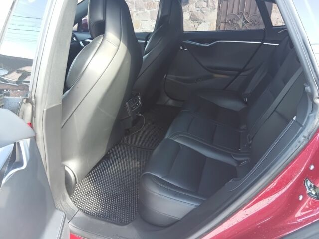 Червоний Тесла Модель С, об'ємом двигуна 0 л та пробігом 150 тис. км за 14500 $, фото 4 на Automoto.ua