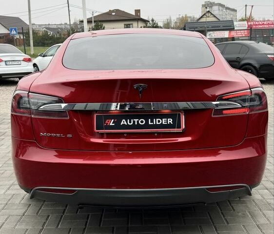 Червоний Тесла Модель С, об'ємом двигуна 0 л та пробігом 68 тис. км за 12900 $, фото 4 на Automoto.ua
