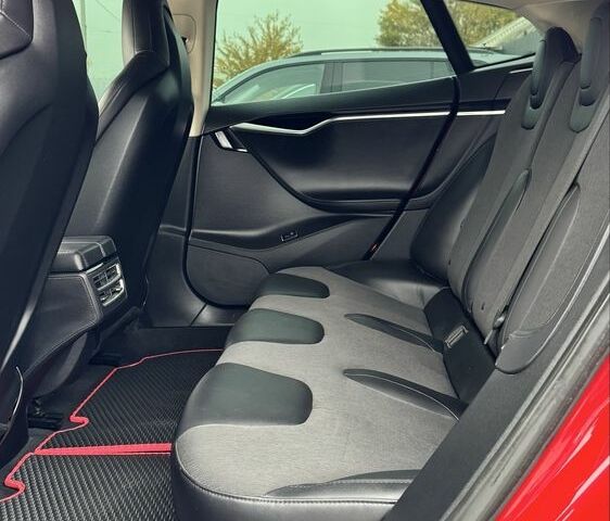 Червоний Тесла Модель С, об'ємом двигуна 0 л та пробігом 68 тис. км за 12900 $, фото 13 на Automoto.ua