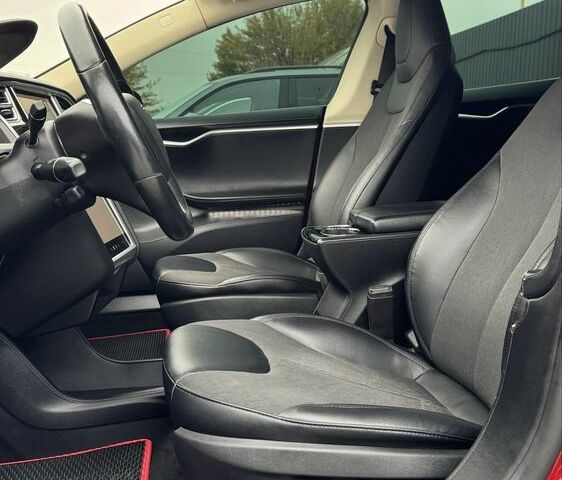 Червоний Тесла Модель С, об'ємом двигуна 0 л та пробігом 68 тис. км за 12900 $, фото 11 на Automoto.ua