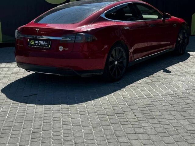 Красный Тесла Модель С, объемом двигателя 0 л и пробегом 306 тыс. км за 11000 $, фото 7 на Automoto.ua