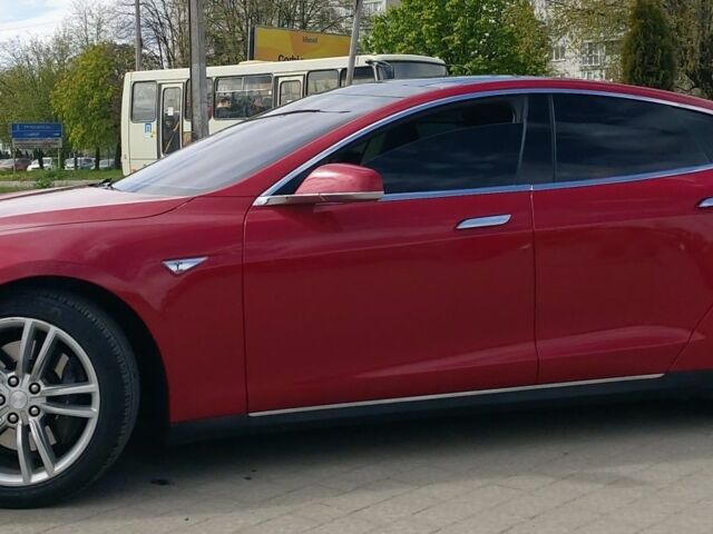 Червоний Тесла Модель С, об'ємом двигуна 0 л та пробігом 115 тис. км за 12950 $, фото 2 на Automoto.ua
