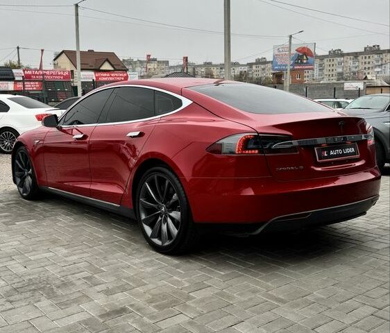 Червоний Тесла Модель С, об'ємом двигуна 0 л та пробігом 68 тис. км за 12900 $, фото 6 на Automoto.ua