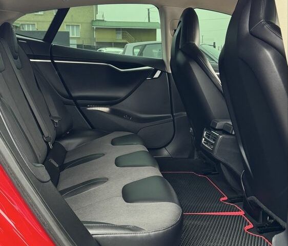 Червоний Тесла Модель С, об'ємом двигуна 0 л та пробігом 68 тис. км за 12900 $, фото 16 на Automoto.ua