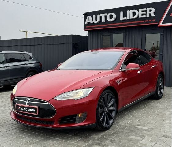 Червоний Тесла Модель С, об'ємом двигуна 0 л та пробігом 68 тис. км за 12900 $, фото 8 на Automoto.ua