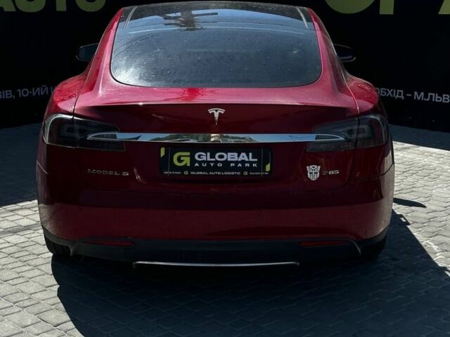 Красный Тесла Модель С, объемом двигателя 0 л и пробегом 306 тыс. км за 11000 $, фото 6 на Automoto.ua